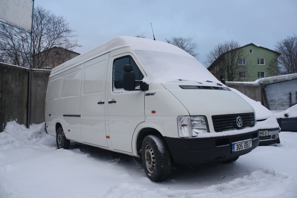 Восстановление белого Volkswagen LT